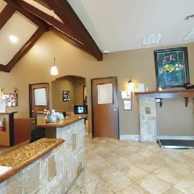 Welcoming reception area at Woodland Springs Vet Hospital veterinary clinic in Fort Worth, TX
